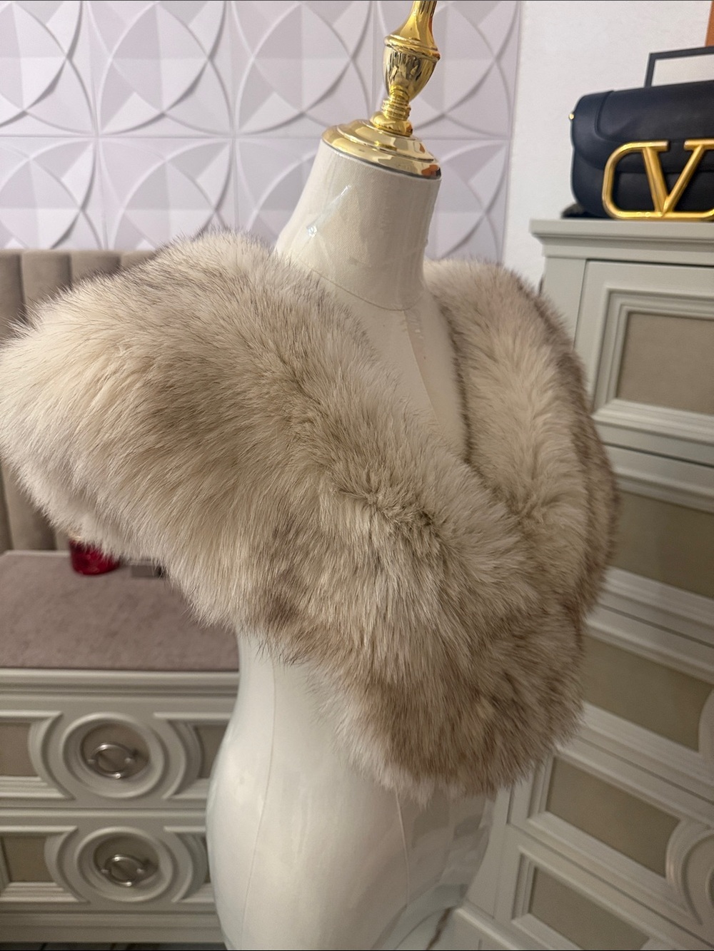 EMBA FOX FUR SHAWL